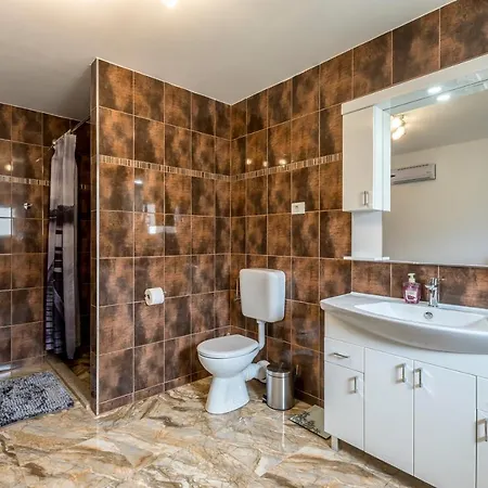 Podrugovi Dvori With Pool Villa *