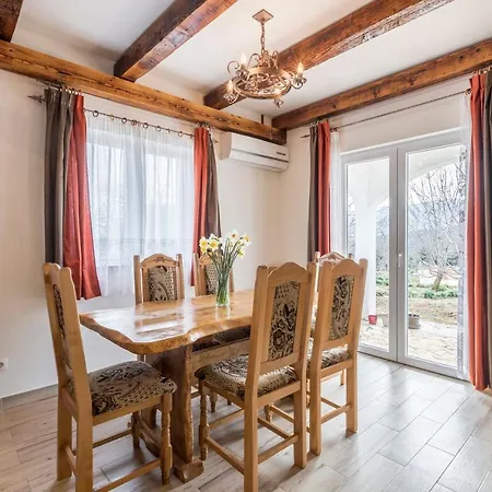 Podrugovi Dvori With Pool Villa *