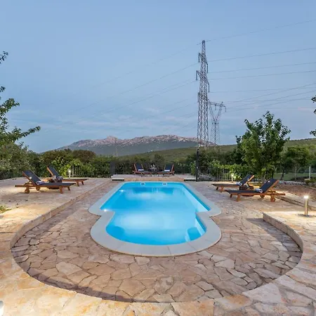 Villa Podrugovi Dvori With Pool Koprivno