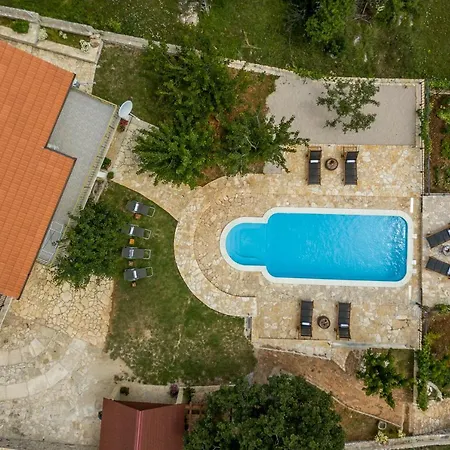 Podrugovi Dvori With Pool Koprivno