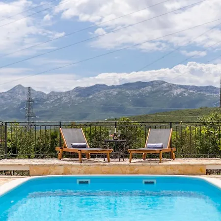 Podrugovi Dvori With Pool * Koprivno