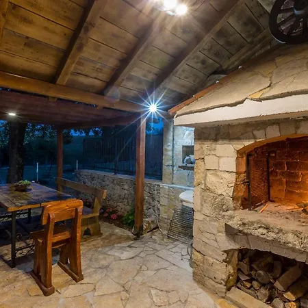 Podrugovi Dvori With Pool Villa Koprivno