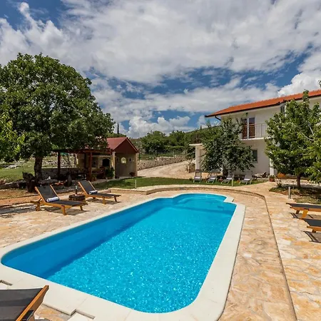 Podrugovi Dvori With Pool * Koprivno