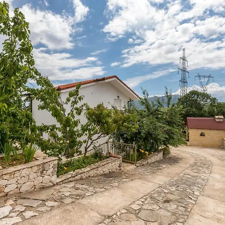 Podrugovi Dvori With Pool Vila *
