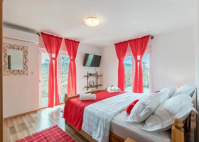 Podrugovi Dvori With Pool Vila *