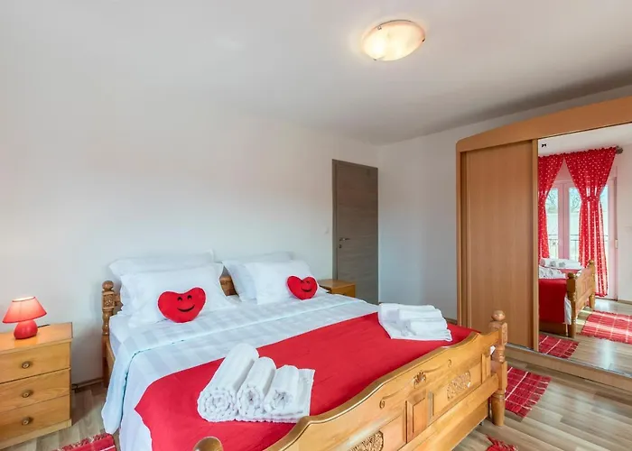 Vila Podrugovi Dvori With Pool Koprivno