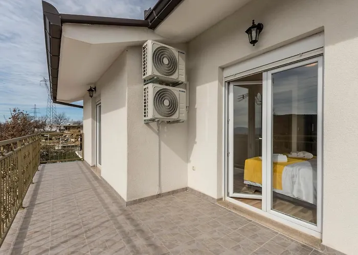 Podrugovi Dvori With Pool Vila