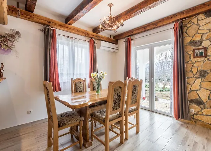 Podrugovi Dvori With Pool Vila *