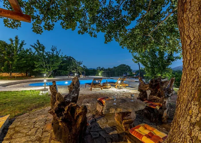 Podrugovi Dvori With Pool Vila Koprivno