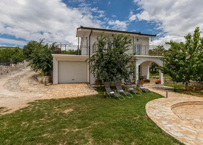 Podrugovi Dvori With Pool Koprivno