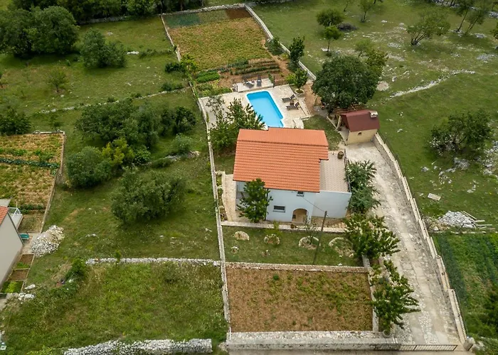 Vila Podrugovi Dvori With Pool *