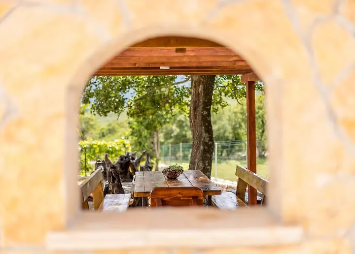 Podrugovi Dvori With Pool Vila *