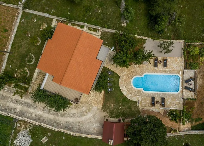 Podrugovi Dvori With Pool Vila *