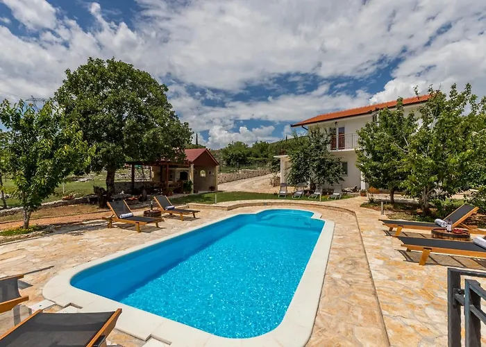 Podrugovi Dvori With Pool * Koprivno