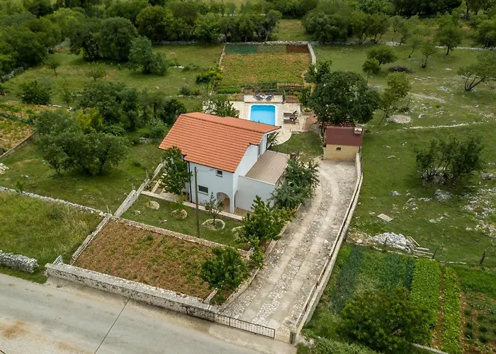 Vila Podrugovi Dvori With Pool *